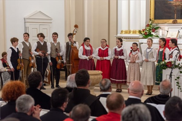 Kolozsváron felszentelték a felújított evangélikus templomot és püspöki székházat